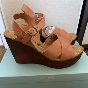 Seychelles- brown leather wedges- S7- brand new